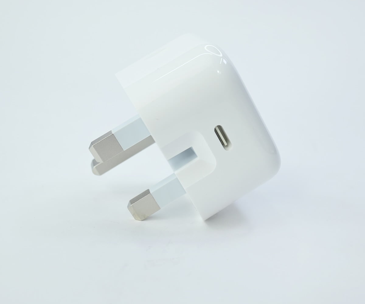 APPLE USB-C POWER ADAPTER (CHARGER) - Image 2
